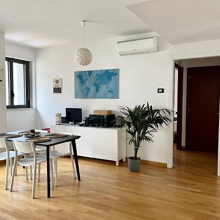 Appartamento Sulla Metro 3 Gialla Maciachini 米兰 外观 照片