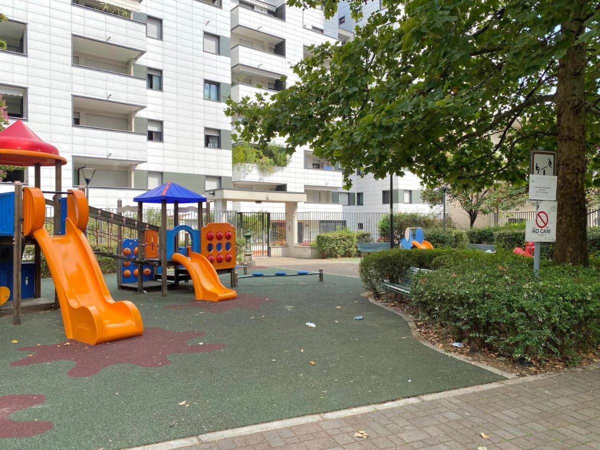 Appartamento Sulla Metro 3 Gialla Maciachini 米兰 外观 照片