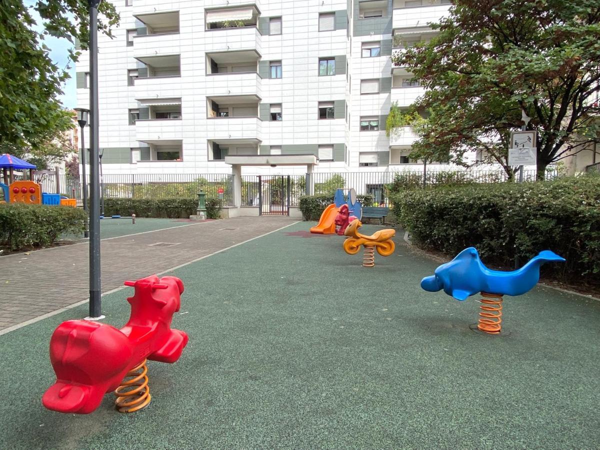 Appartamento Sulla Metro 3 Gialla Maciachini 米兰 外观 照片