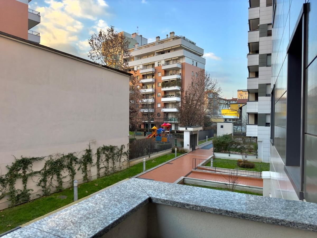 Appartamento Sulla Metro 3 Gialla Maciachini 米兰 外观 照片
