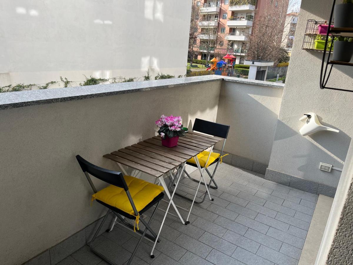 Appartamento Sulla Metro 3 Gialla Maciachini 米兰 外观 照片