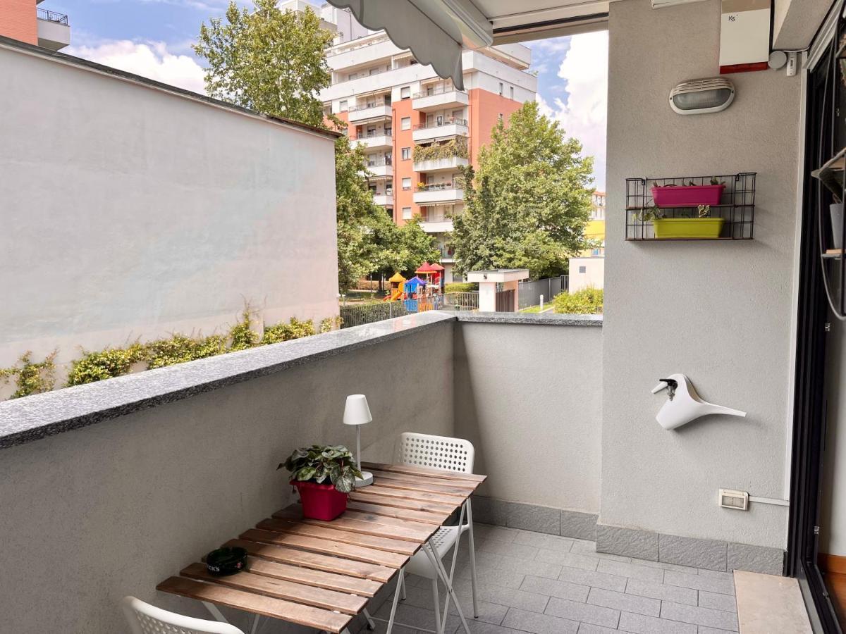 Appartamento Sulla Metro 3 Gialla Maciachini 米兰 外观 照片